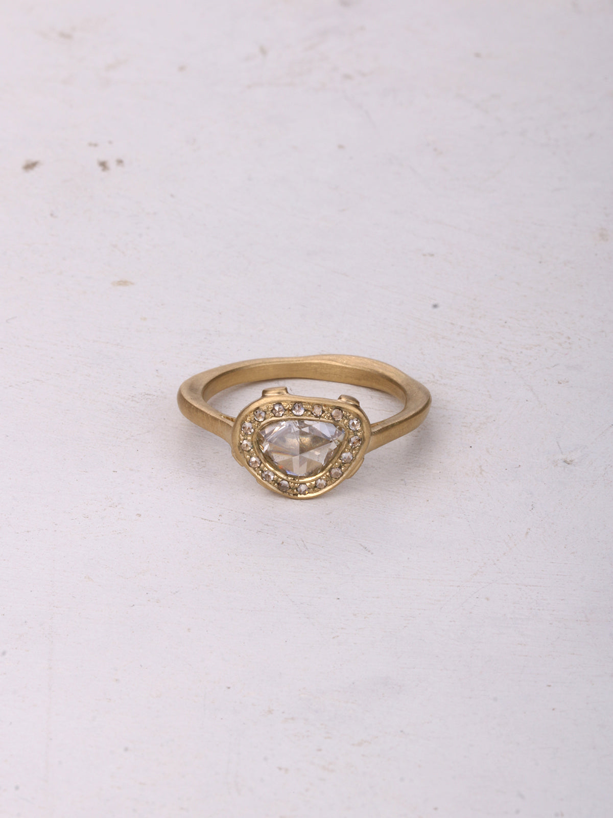 DIAMOND RING – RAWJE